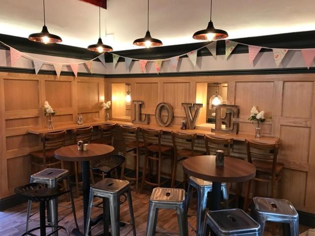 קאנוק The Barns Hotel מראה חיצוני תמונה